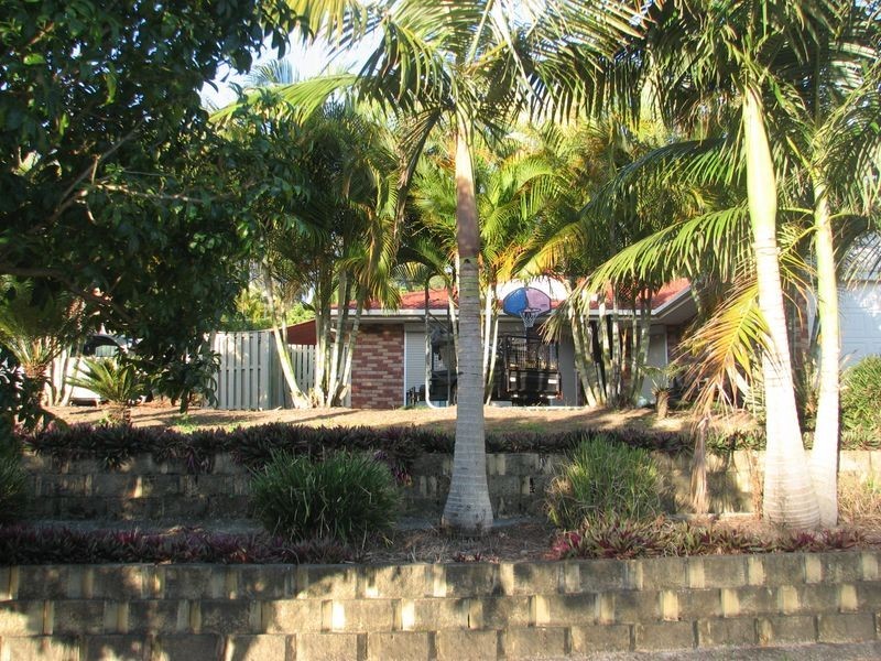 1 Austral Crescent, Pacific Pines QLD 4211
