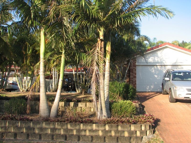 1 Austral Crescent, Pacific Pines QLD 4211