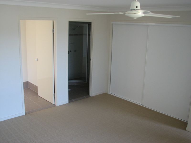 37 Yamba Street, Pacific Pines QLD 4211