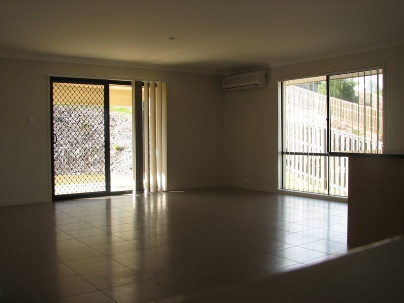37 Yamba Street, Pacific Pines QLD 4211