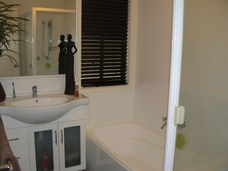 36 Capricorn Drive, Pacific Pines QLD 4211