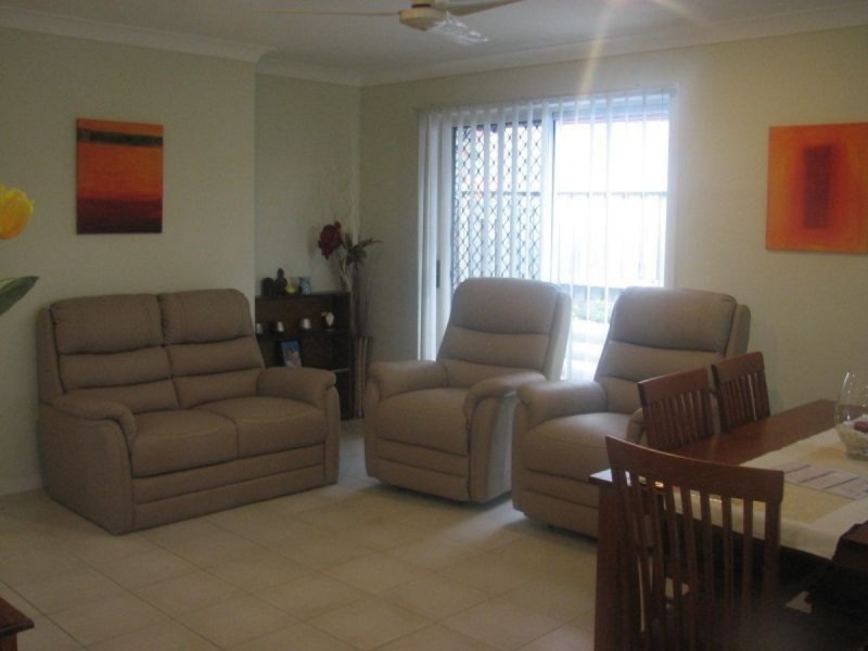 3 Norfolk Drive, Pacific Pines QLD 4211