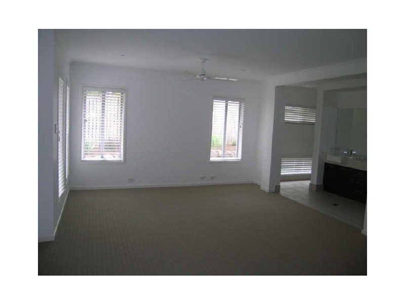 16 Pathfinder Drive, Coomera QLD 4209