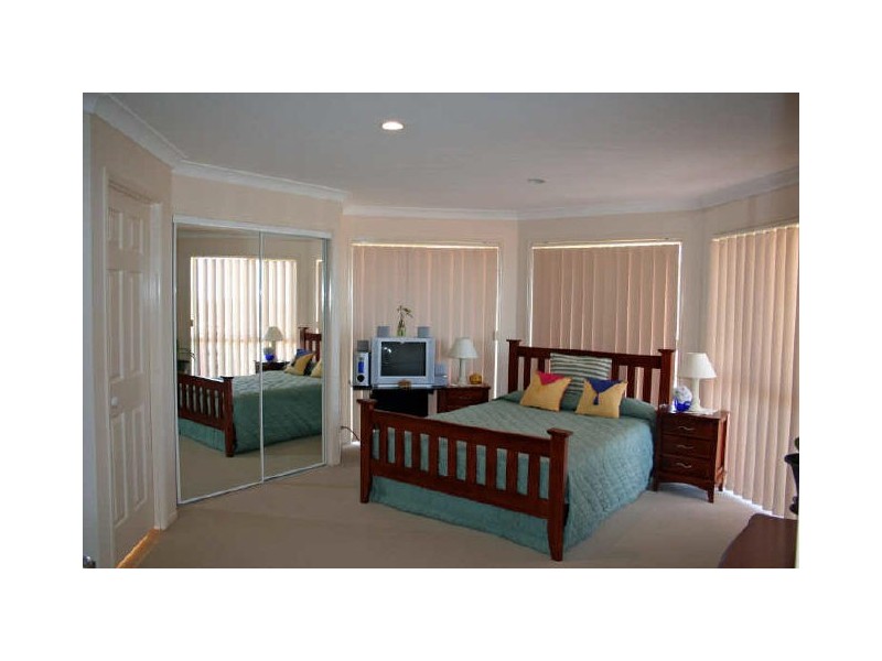 23 Heatons Crescent, Pacific Pines QLD 4211