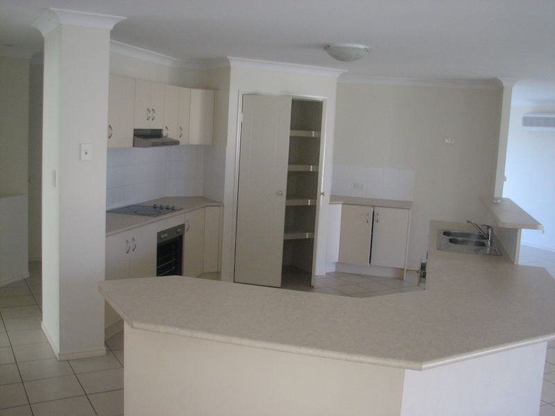 1 Tallow Street, Pacific Pines QLD 4211