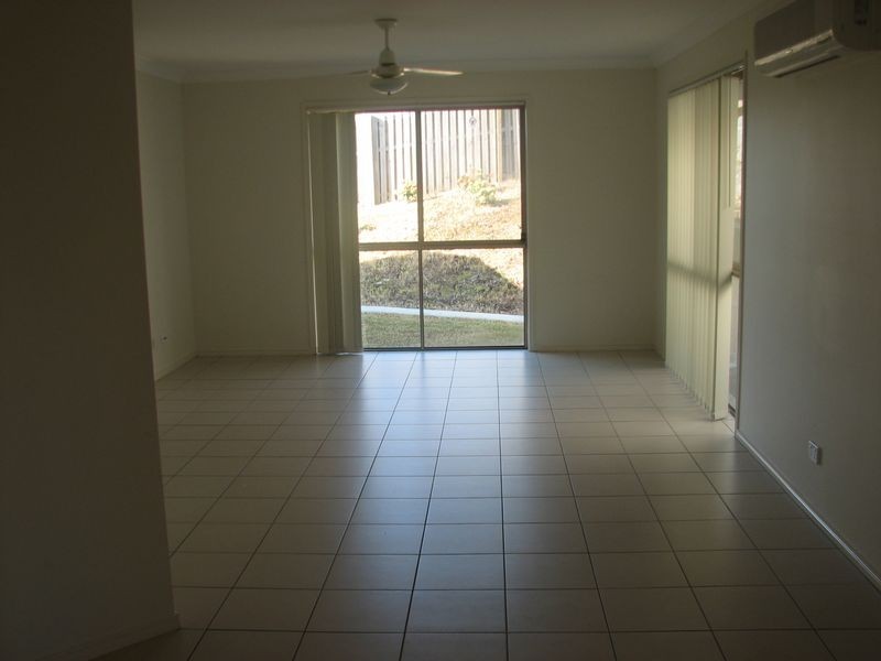 1 Tallow Street, Pacific Pines QLD 4211