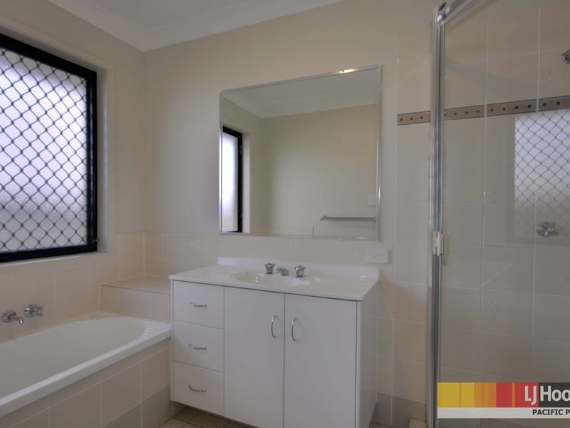 253 Universal Street, Oxenford QLD 4210