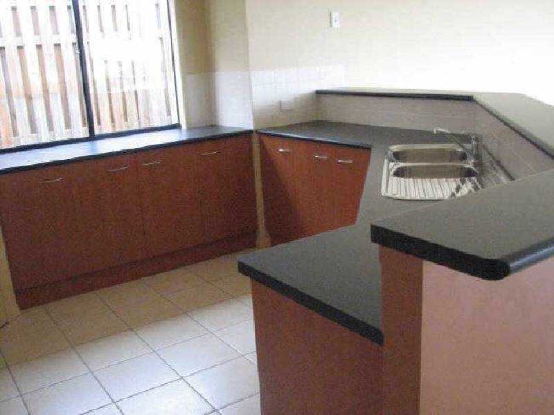 9 Beerwah Street, Pacific Pines QLD 4211