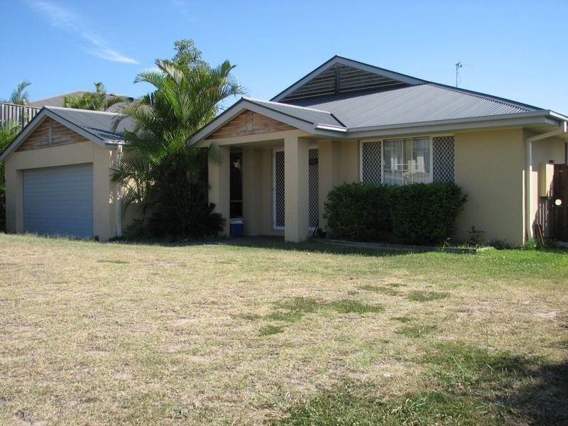 52 Hillary Circuit, Pacific Pines QLD 4211
