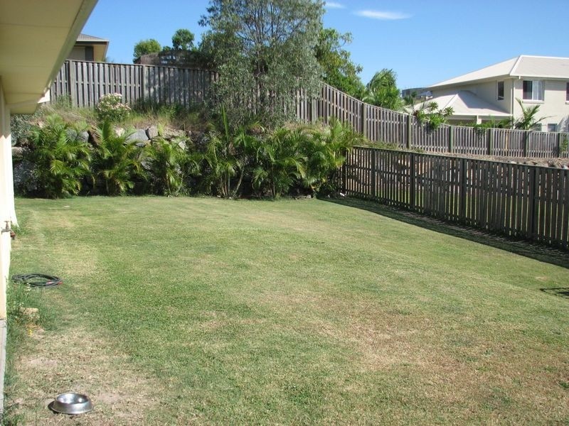 52 Hillary Circuit, Pacific Pines QLD 4211
