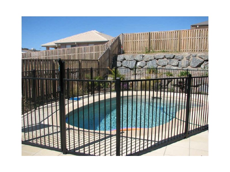 17 Blackheath Terrace, Pacific Pines QLD 4211