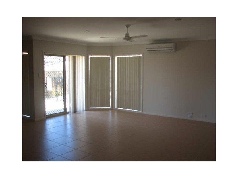 17 Blackheath Terrace, Pacific Pines QLD 4211