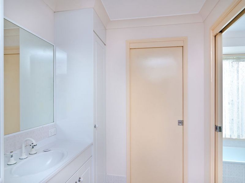 2 Bounty Way, Pacific Pines QLD 4211