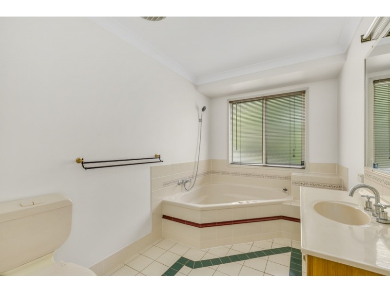 14 Bellona Court, Pacific Pines QLD 4211