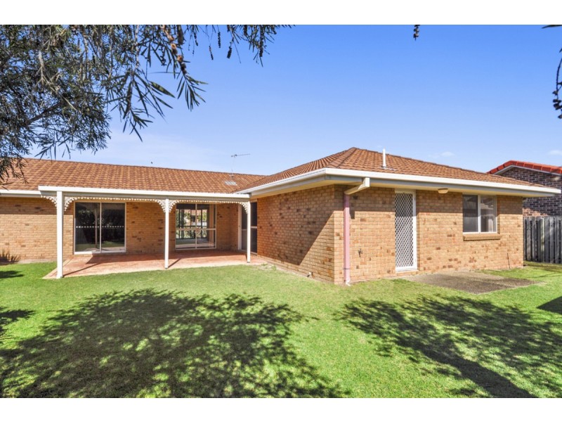 4 Frankston Court, Robina QLD 4226