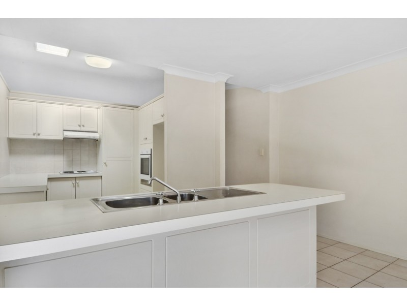 4 Frankston Court, Robina QLD 4226