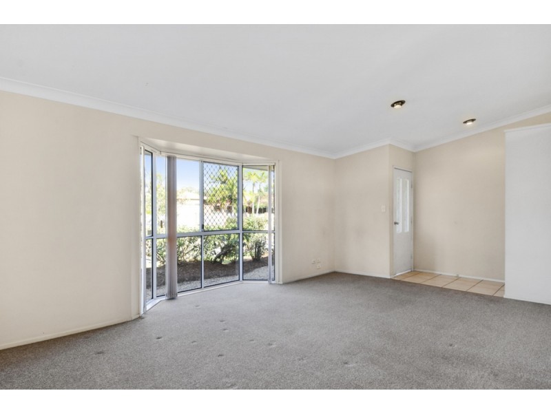 4 Frankston Court, Robina QLD 4226