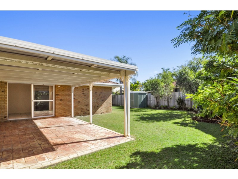 4 Frankston Court, Robina QLD 4226