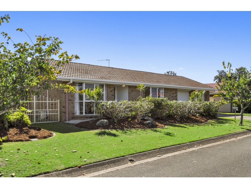 4 Frankston Court, Robina QLD 4226