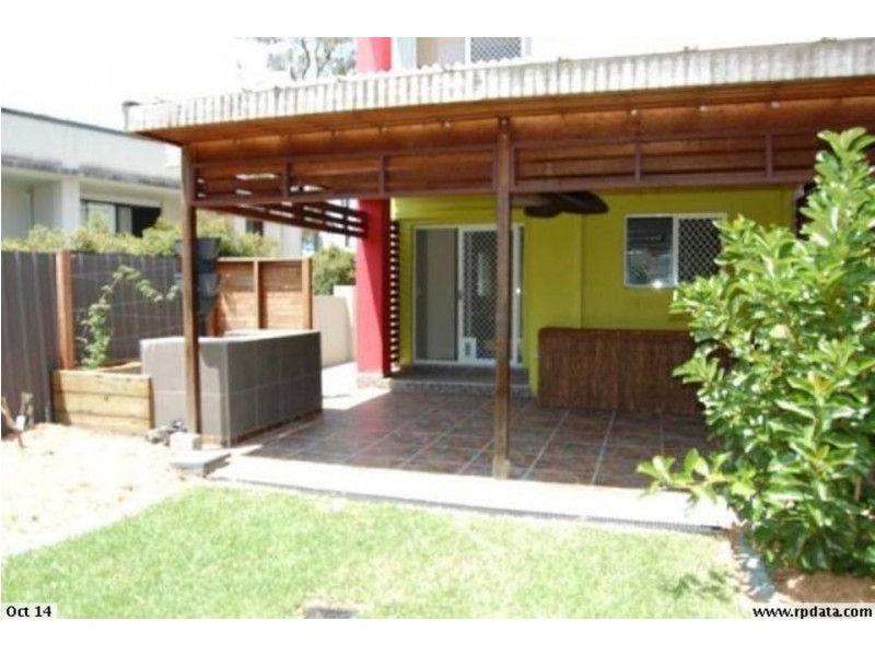 2/372 Pine Ridge Road, Coombabah QLD 4216