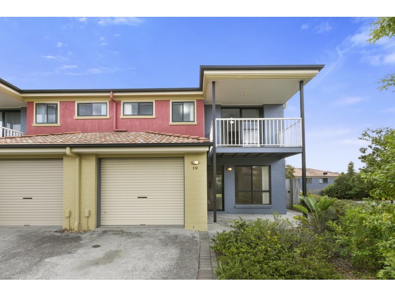 19/31 Archipelago Street, Pacific Pines QLD 4211