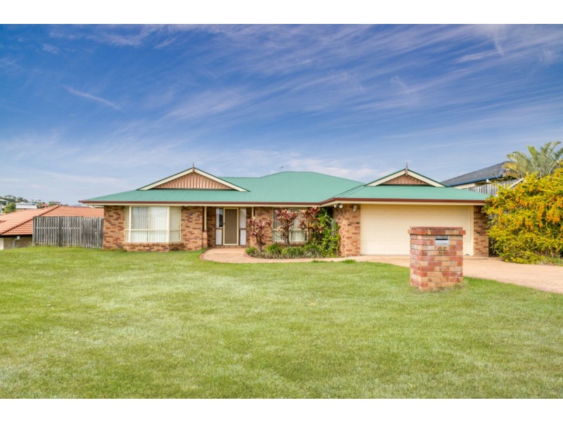 25 Beerwah Street, Pacific Pines QLD 4211