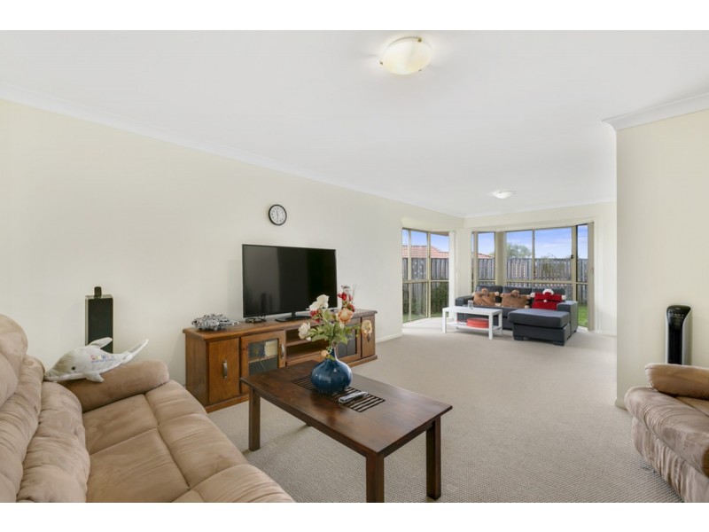 25 Beerwah Street, Pacific Pines QLD 4211