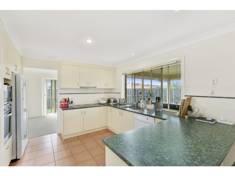 25 Beerwah Street, Pacific Pines QLD 4211