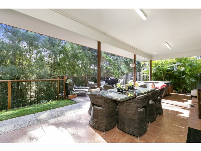 13 Roberts Drive, Maudsland QLD 4210