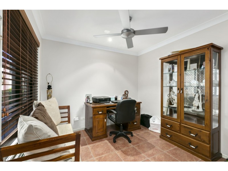 13 Roberts Drive, Maudsland QLD 4210