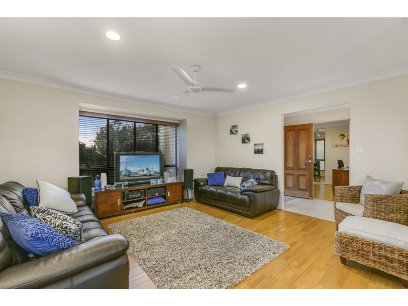 23 Midway Terrace, Pacific Pines QLD 4211