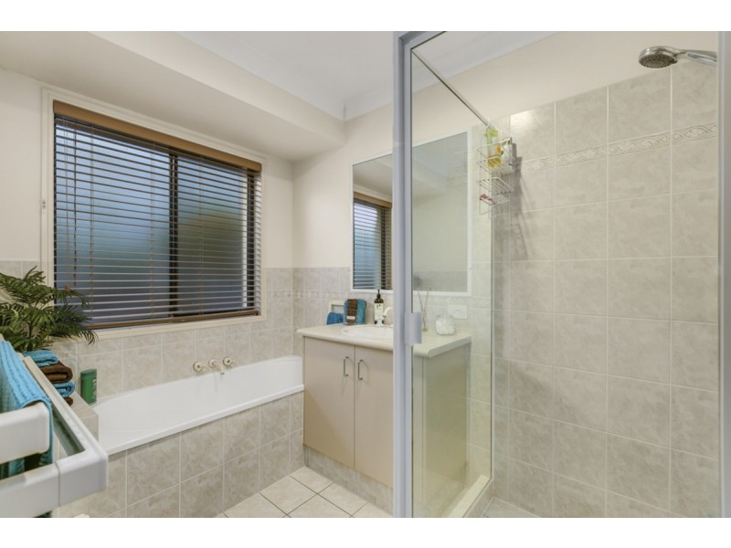 23 Midway Terrace, Pacific Pines QLD 4211