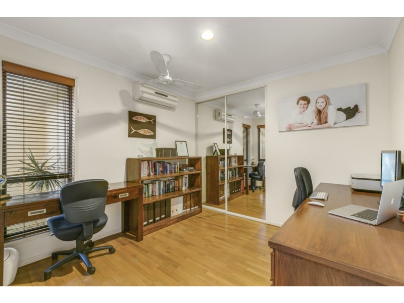 23 Midway Terrace, Pacific Pines QLD 4211