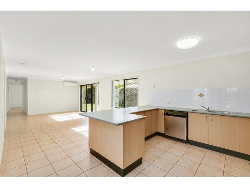 10 Granya Court, Pacific Pines QLD 4211