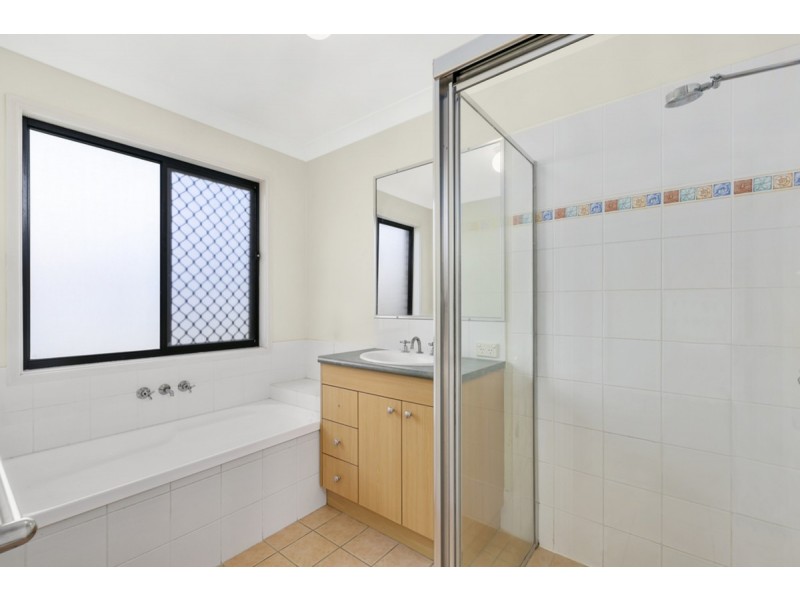 10 Granya Court, Pacific Pines QLD 4211
