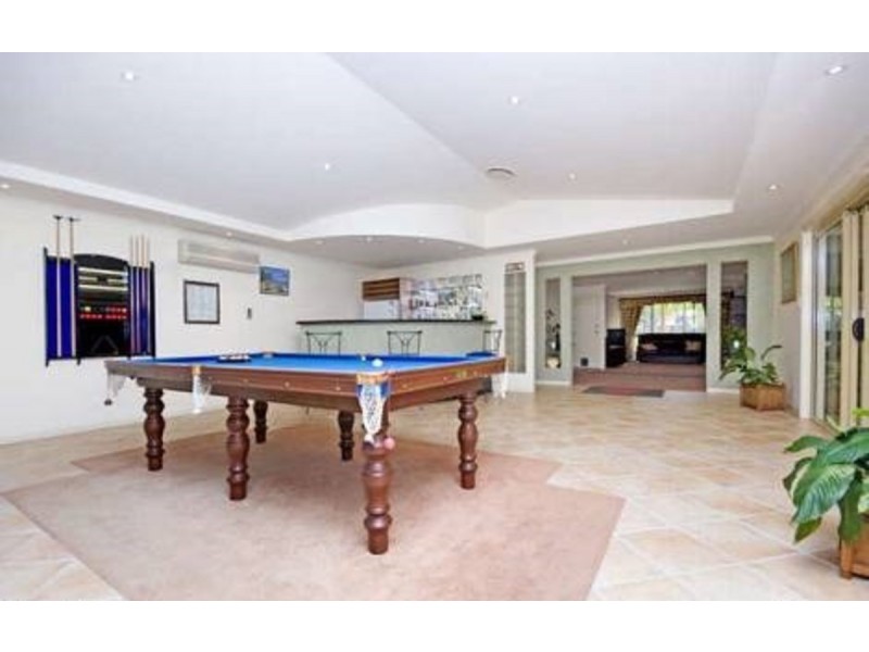 42 Riverdowns Crescent, Helensvale QLD 4212