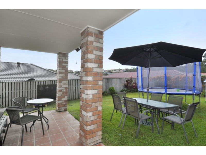 4 Buffalo Crescent, Pacific Pines QLD 4211