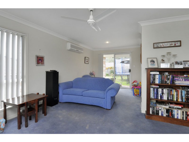 4 Buffalo Crescent, Pacific Pines QLD 4211