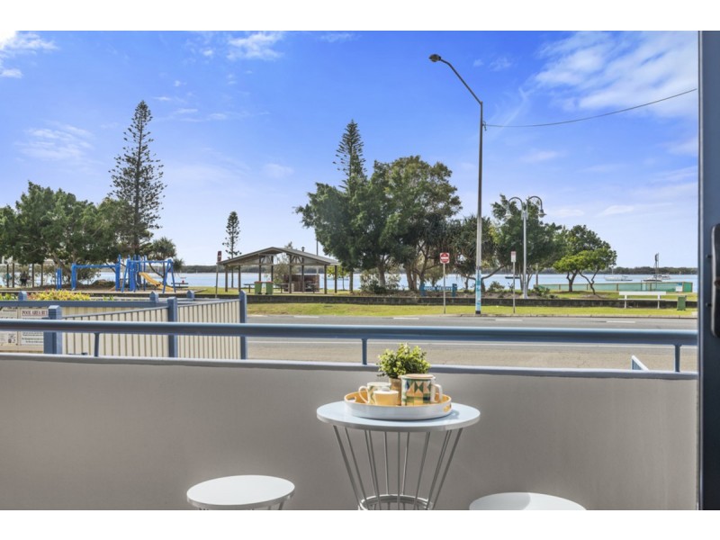 2/550 Marine Parade, Biggera Waters QLD 4216