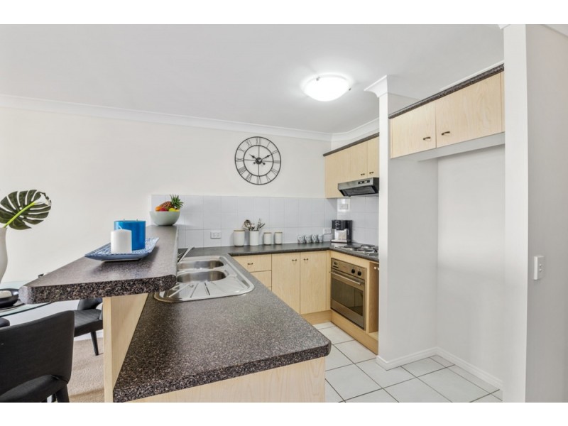 2/550 Marine Parade, Biggera Waters QLD 4216