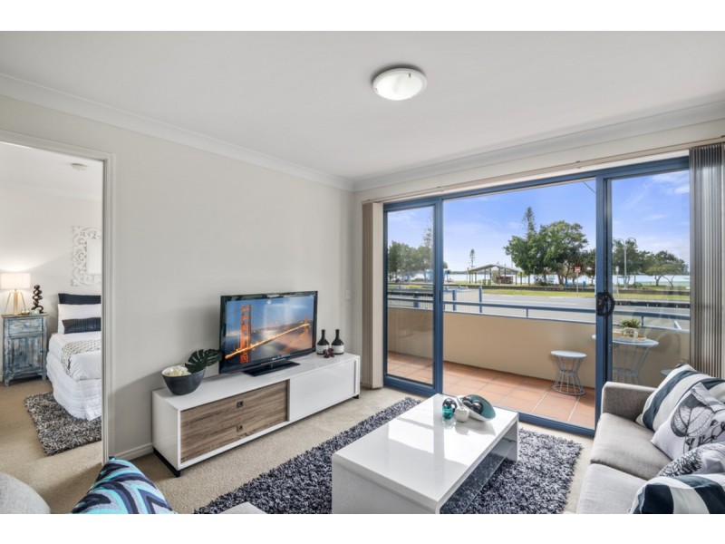 2/550 Marine Parade, Biggera Waters QLD 4216