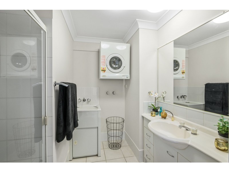 2/550 Marine Parade, Biggera Waters QLD 4216