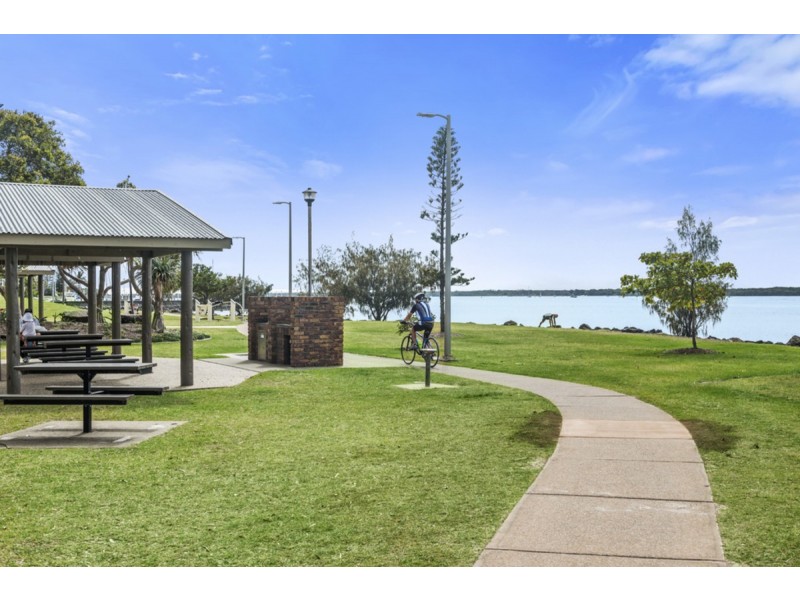 2/550 Marine Parade, Biggera Waters QLD 4216