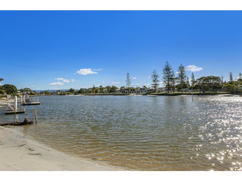 2/550 Marine Parade, Biggera Waters QLD 4216