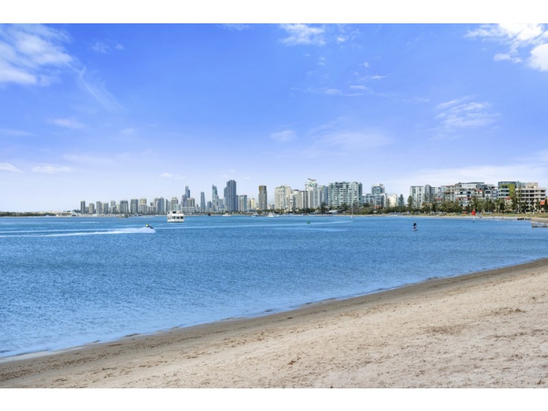 2/550 Marine Parade, Biggera Waters QLD 4216