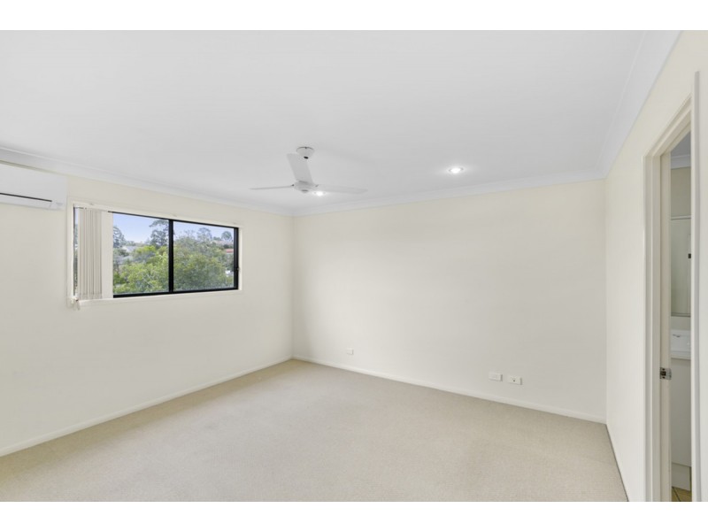 1/25 Mcrae Circuit, Pacific Pines QLD 4211