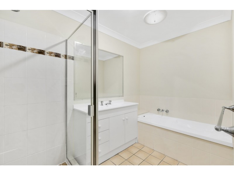 1/25 Mcrae Circuit, Pacific Pines QLD 4211