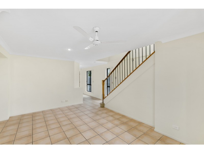 1/25 Mcrae Circuit, Pacific Pines QLD 4211