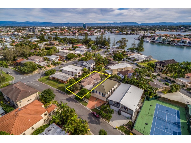 24 Oak Avenue, Surfers Paradise QLD 4217