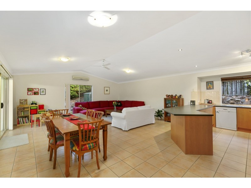 14 Hatutu Street, Pacific Pines QLD 4211